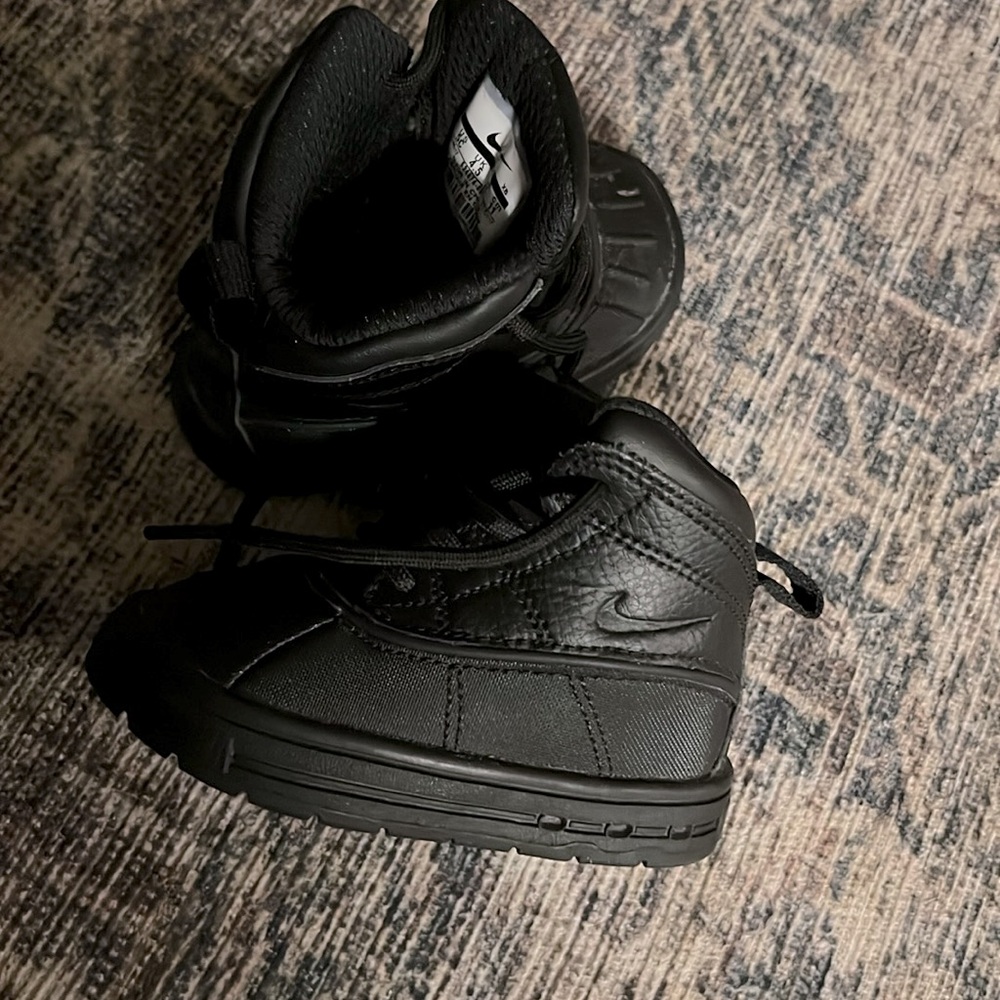 Nike Baby/Toddler ACG size 5C